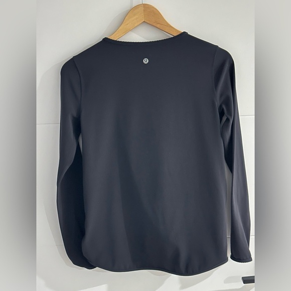 Lululemon: Women’s Long Sleeve Top - Picture 3 of 7